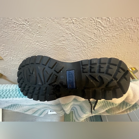 Lands End Hiking Shoes - Picture 2 of 2